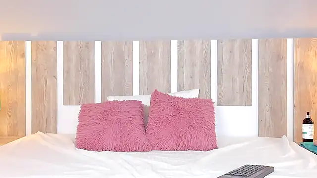 EmilySearss online show from March 25, 7:53 pm