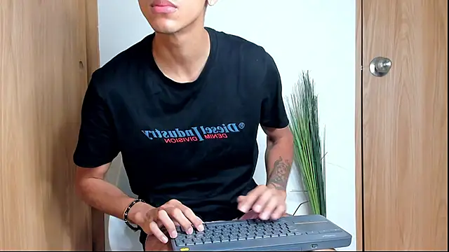 Camiloriiveera online show from March 27, 6:51 pm