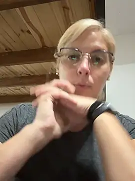 Snapshot of romi13 chatting on July 17, 7:30 pm romi13 online show from July 17, 7:30 pm
