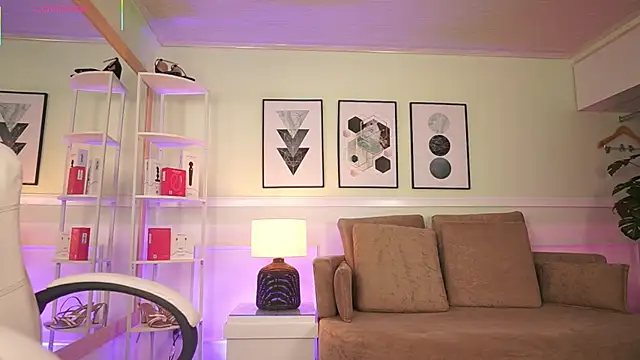 MandyCollins online show from April 18, 11:36 am