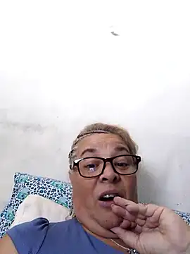 momismilf544 online show from April 23, 6:21 pm
