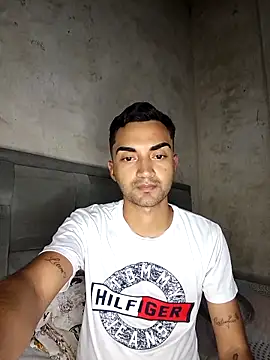 Snapshot of Enma26- chatting on February 27, 2:22 am Enma26- online show from February 27, 2:22 am