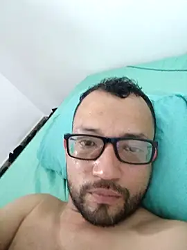 Snapshot of brallant210 chatting on February 27, 3:17 am brallant210 online show from February 27, 3:17 am