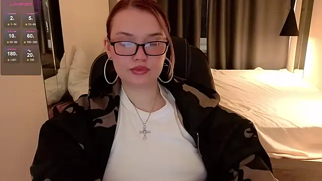 Snapshot of jenice_loveit chatting on June 22, 1:41 pm jenice loveit online show from June 22, 1:41 pm
