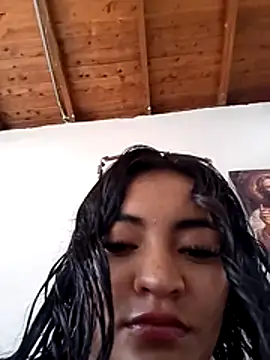 Snapshot of perla_stone11 chatting on April 3, 6:28 pm perla stone11 online show from April 3, 6:28 pm