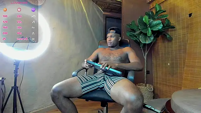 Snapshot of DarianWill18 chatting on March 25, 3:12 am DarianWill18 online show from March 25, 3:12 am