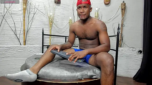 Snapshot of DarianWill18 chatting on March 27, 3:34 am DarianWill18 online show from March 27, 3:34 am