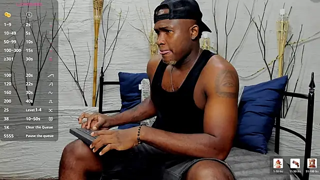 Snapshot of DarianWill18 chatting on April 7, 3:07 am DarianWill18 online show from April 7, 3:07 am