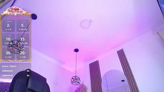 Amara Davis1 online show from April 15, 5:03 am