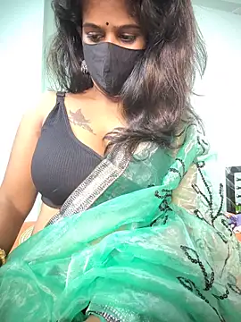 Snapshot of Tinaa_baby chatting on May 30, 9:12 pm Tinaa baby online show from May 30, 9:12 pm