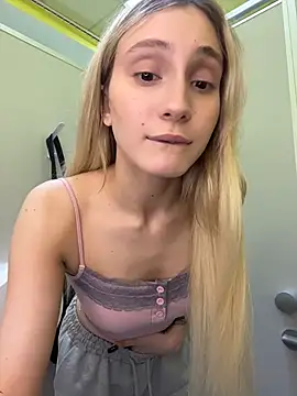 Pink Kiss online show from June 18, 3:51 am
