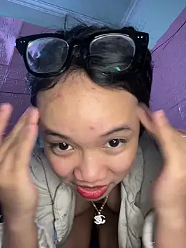 Leeeeiu online show from March 4, 12:44 pm