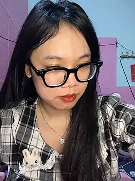 Leeeeiu online show from March 14, 2:55 pm