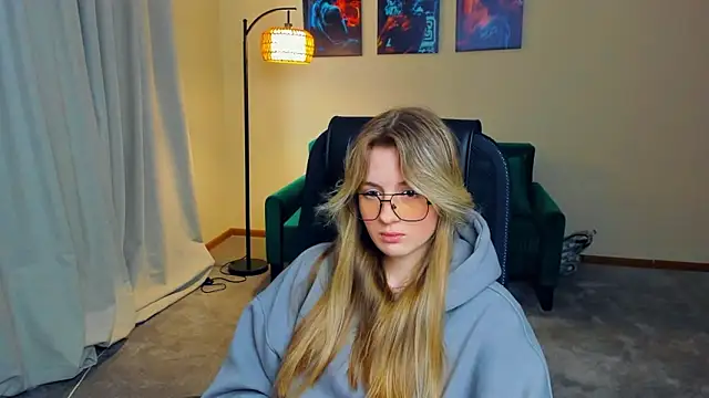 Snapshot of DortheaHupy chatting on February 28, 7:09 am DortheaHupy online show from February 28, 7:09 am