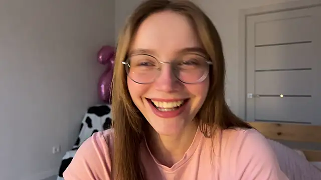 Lolatatee online show from March 31, 4:02 am