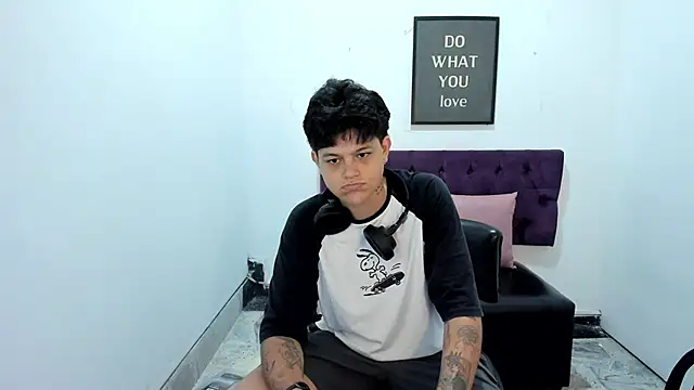 TomBoy Natali online show from April 13, 6:24 pm