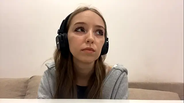 Snapshot of NovaXP chatting on March 1, 2:41 pm NovaXP online show from March 1, 2:41 pm