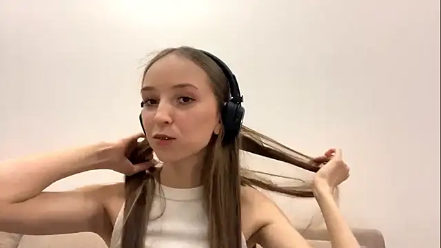 Snapshot of NovaXP chatting on March 3, 2:12 pm NovaXP online show from March 3, 2:12 pm