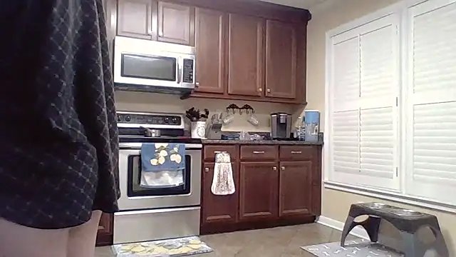 Snapshot of Rainsworld420 chatting on March 3, 12:28 am Rainsworld420 online show from March 3, 12:28 am