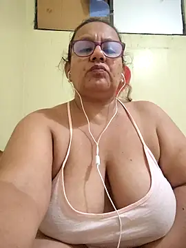 Roxy 77 online show from February 28, 6:36 am