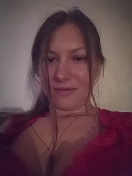 Snapshot of August_Shine chatting on May 14, 7:20 pm August Shine online show from May 14, 7:20 pm