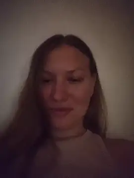Snapshot of August_Shine chatting on May 22, 6:13 pm August Shine online show from May 22, 6:13 pm