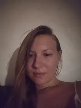 Snapshot of August_Shine chatting on June 11, 6:17 pm August Shine online show from June 11, 6:17 pm