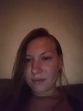 Snapshot of August_Shine chatting on June 17, 6:09 pm August Shine online show from June 17, 6:09 pm