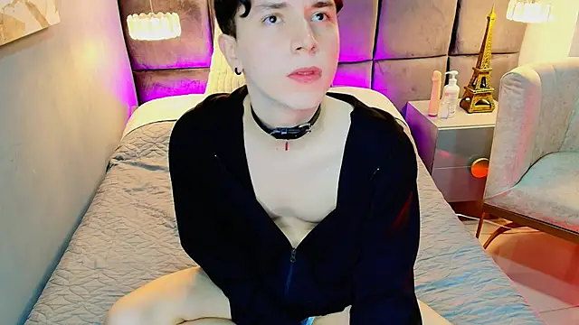 hollannd  online show from April 16, 12:50 pm