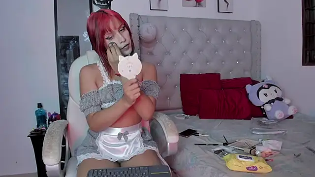 Snapshot of Shadow_Queen666 chatting on April 13, 3:12 am Shadow Queen666 online show from April 13, 3:12 am