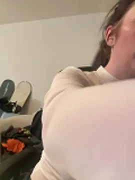 Snapshot of Maddie666 chatting on March 2, 4:14 am Maddie666 online show from March 2, 4:14 am