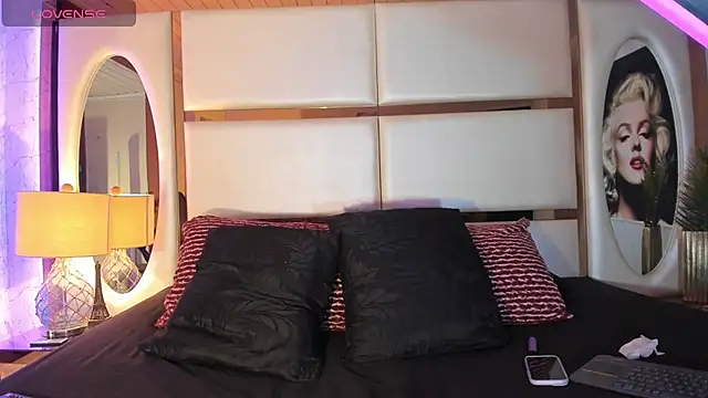 Snapshot of mxli_divine_ chatting on July 21, 2:30 pm mxli divine online show from July 21, 2:30 pm
