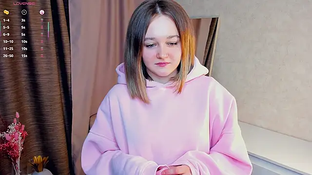 Snapshot of DesireeGoss chatting on March 1, 6:48 am DesireeGoss online show from March 1, 6:48 am