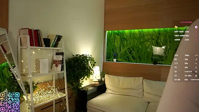 JoelleTasso online show from April 12, 4:45 pm