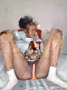 Latoya01 online show from June 8, 8:37 am