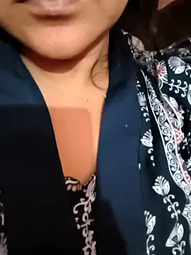 MUSKAN 786786- online show from February 28, 4:19 pm