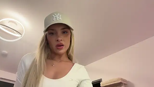 Naughtyblondex online show from June 1, 11:28 pm