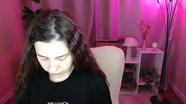 MistyBree online show from April 5, 8:11 am