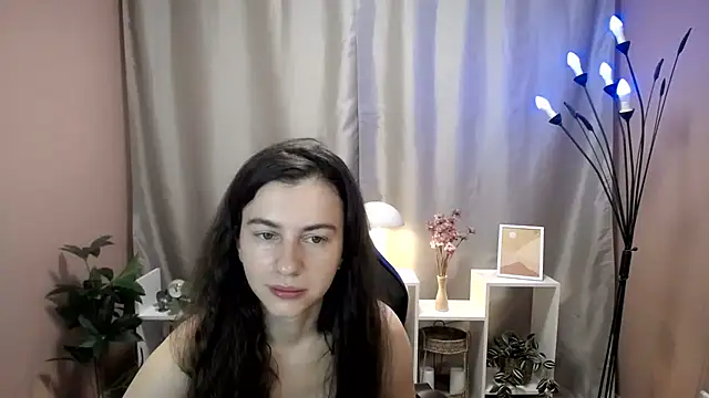 Snapshot of MistyBree chatting on July 11, 8:06 am MistyBree online show from July 11, 8:06 am