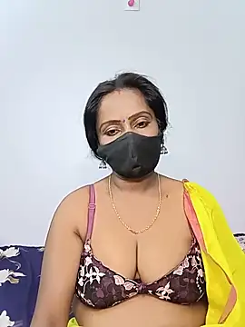 Snapshot of misti-boudii chatting on June 10, 3:22 pm misti-boudii online show from June 10, 3:22 pm
