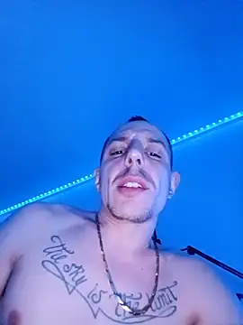 Snapshot of Hugo1993 chatting on April 1, 7:44 pm Hugo1993 online show from April 1, 7:44 pm
