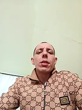 Snapshot of Hugo1993 chatting on April 3, 2:48 pm Hugo1993 online show from April 3, 2:48 pm