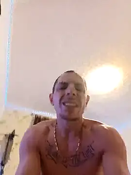 Snapshot of Hugo1993 chatting on April 12, 8:41 am Hugo1993 online show from April 12, 8:41 am