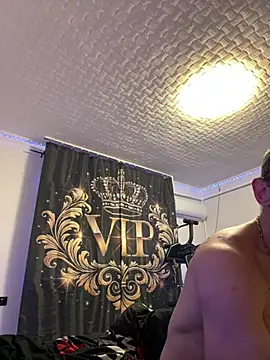 Snapshot of Hugo1993 chatting on July 15, 4:12 pm Hugo1993 online show from July 15, 4:12 pm