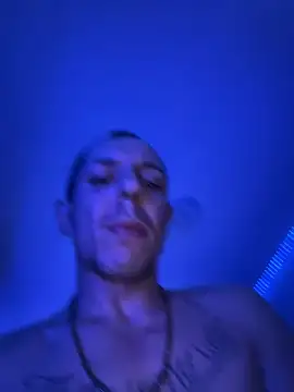 Snapshot of Hugo1993 chatting on August 7, 5:04 pm Hugo1993 online show from August 7, 5:04 pm