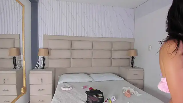 Snapshot of GabyOwenss chatting on April 13, 11:43 pm GabyOwenss online show from April 13, 11:43 pm