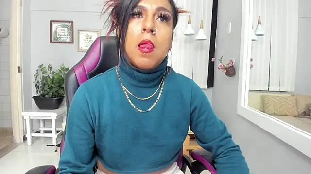 Snapshot of Nahomy_Collins_ chatting on May 12, 7:55 pm Nahomy Collins online show from May 12, 7:55 pm