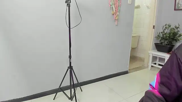 Snapshot of Nahomy_Collins_ chatting on July 18, 8:23 pm Nahomy Collins online show from July 18, 8:23 pm