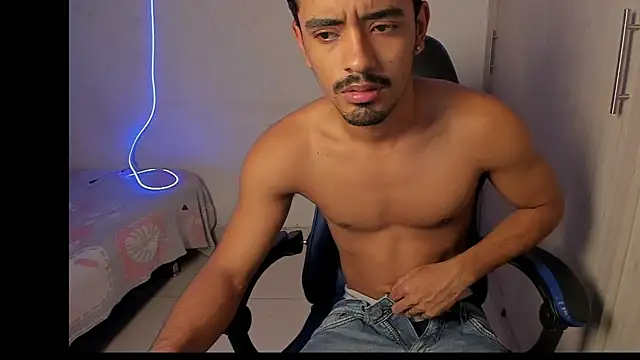 jossi12345j online show from March 20, 12:21 pm