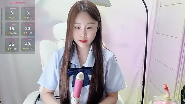 Snapshot of rainbow-166 chatting on April 6, 11:33 am rainbow-166 online show from April 6, 11:33 am